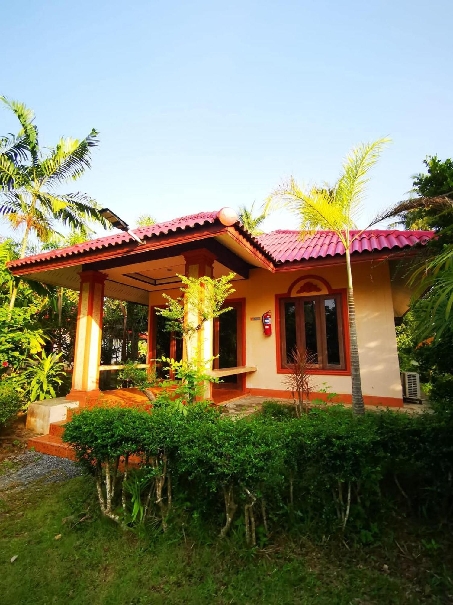 Happy Resort Khanom Exterior photo